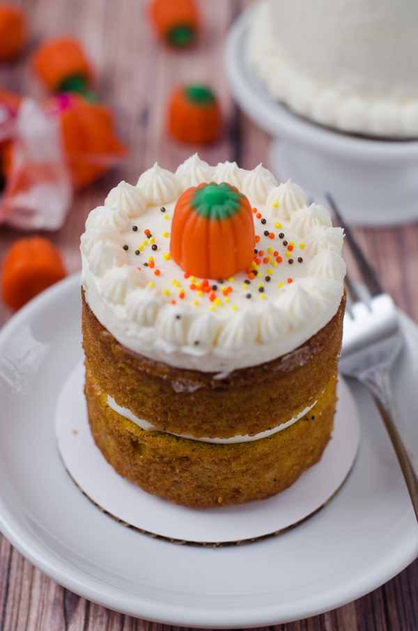 http://cakemerchant.com/wp-content/uploads/Mini-Pumpkin-Layer-Cakes.jpg