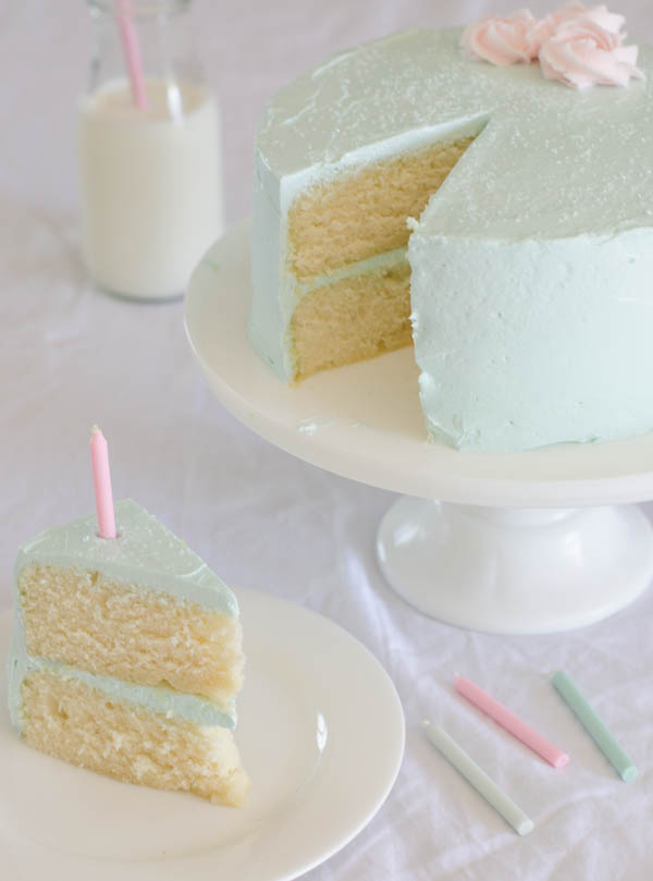 vanilla cake with vanilla frosting